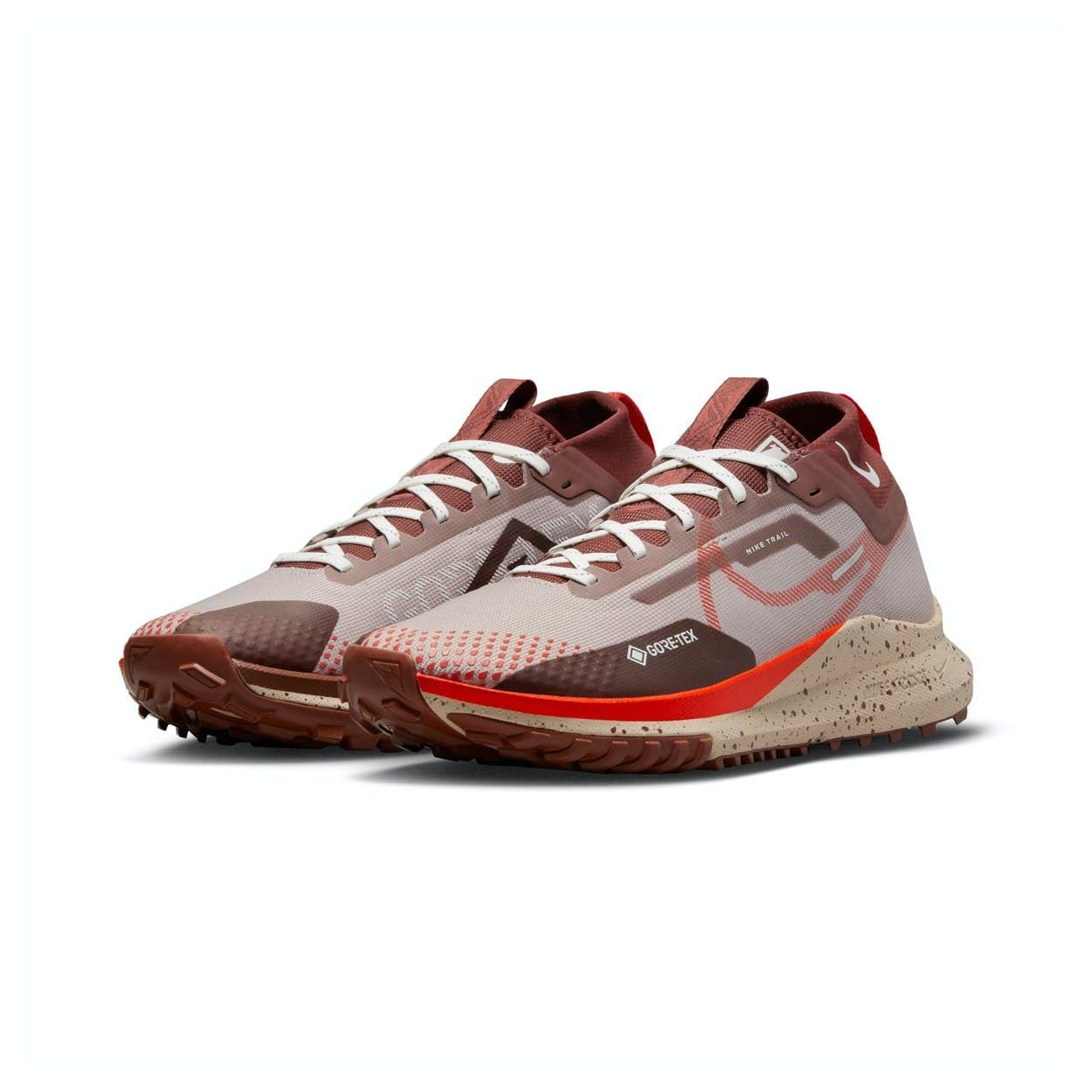 Nike React Pegasus Trail 4 Gore-Tex Men's Trainers DJ7926 (Diffused Taupe/Dark Pony/Sail/Picante Red 200), Diffused Taupe Dark Pony Sail Picante Red, 13