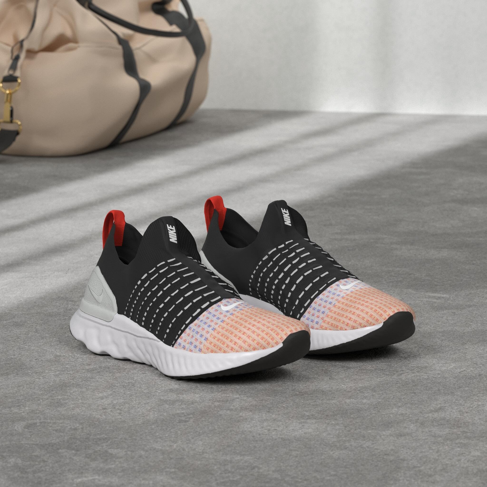 Nike Men's React Phantom Flyknit 2 Running Shoes
