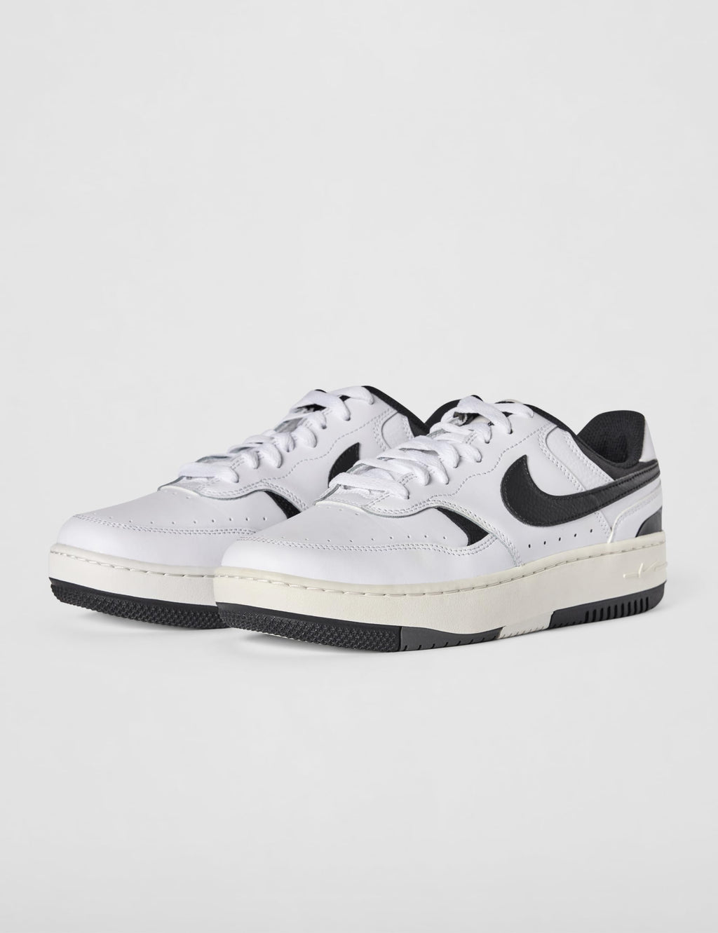 Nike Women's Gamma Force Shoes